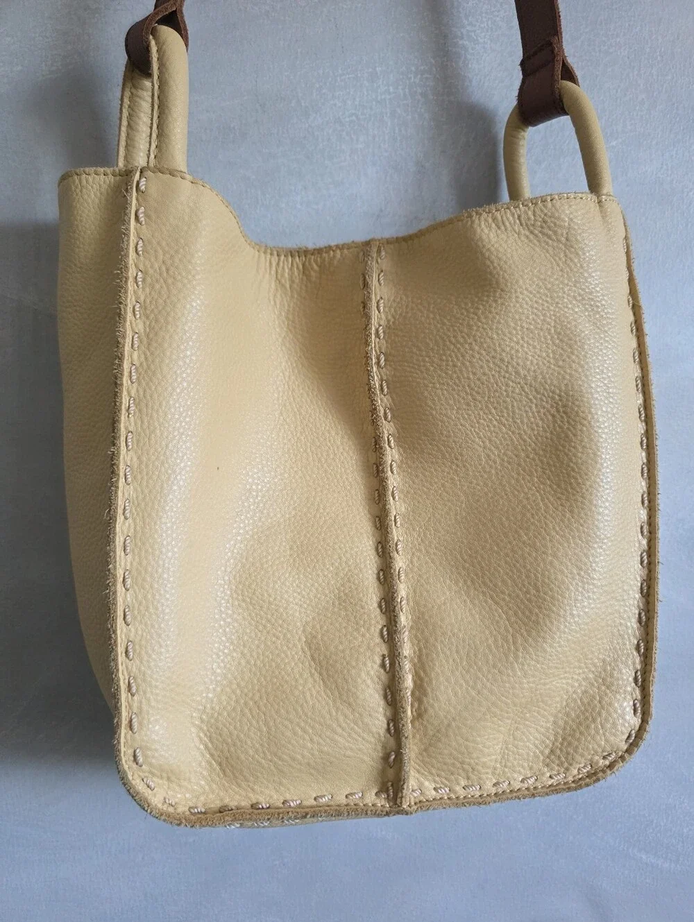 The Sak Los Feliz Slouchy Crossbody Yellow Leather Two Tone Pebbled 11.5x10x4 - Picture 4 of 13